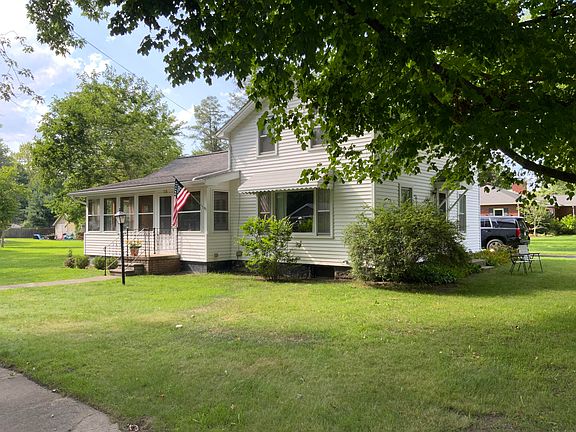 2nd image of 204 Litchfield St
