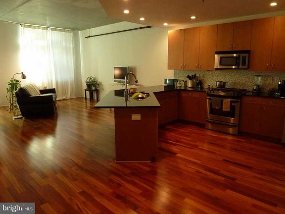 5th image of 1352 South St Unit 211