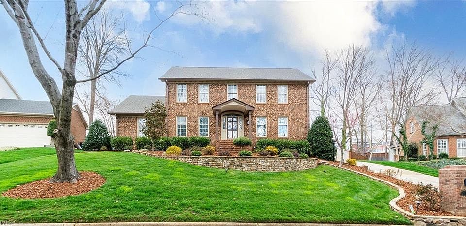 1st image of 414 Beverly Pl