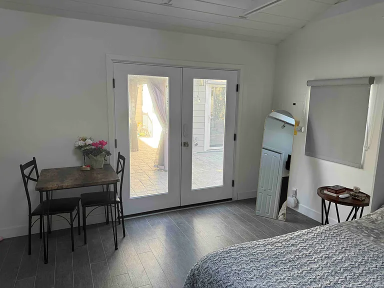 4226 Stern Ave — Photo 9