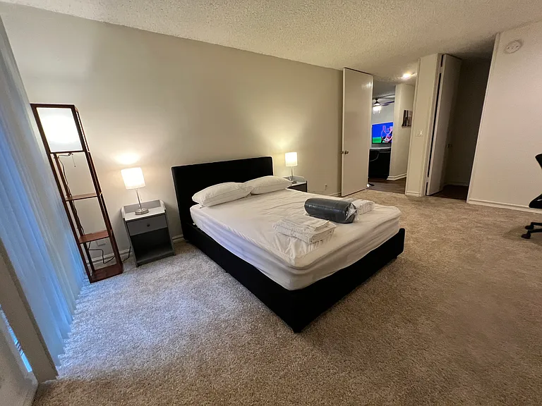 6425 Green Valley Cir — Photo 10
