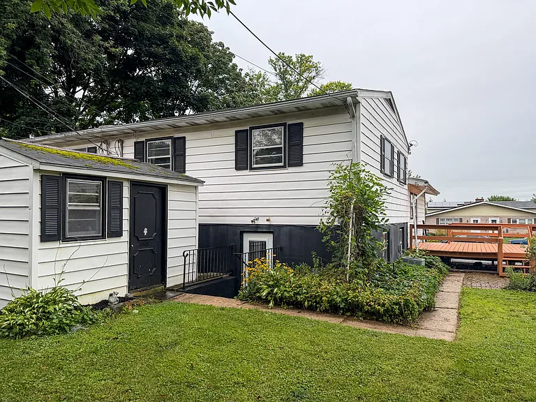 527 W Marion St — Photo 31