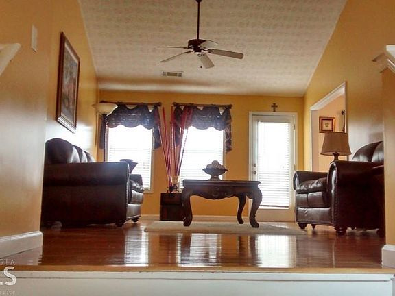 5th image of 3236 Shady Valley Ln