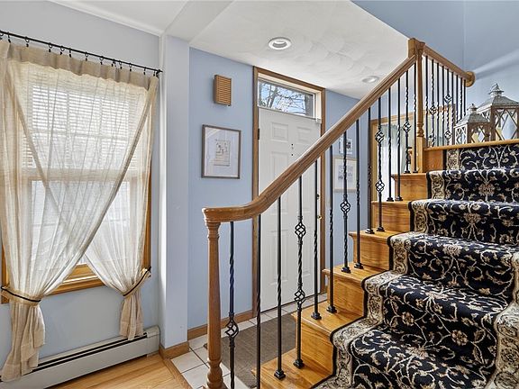 5th image of 130 Chestnut St
