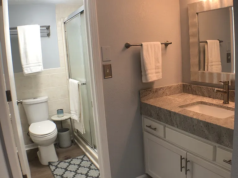 102 Clarendon Dr — Photo 16