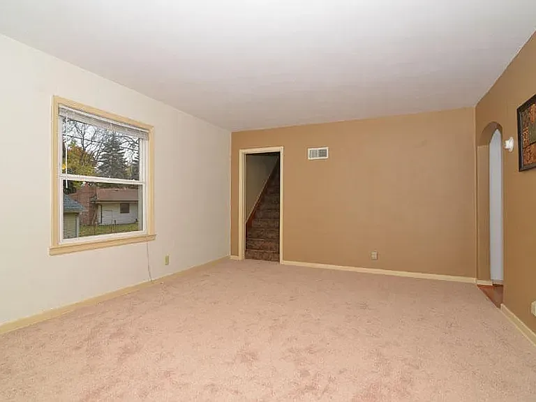 11725 W Courtland Ave — Photo 4