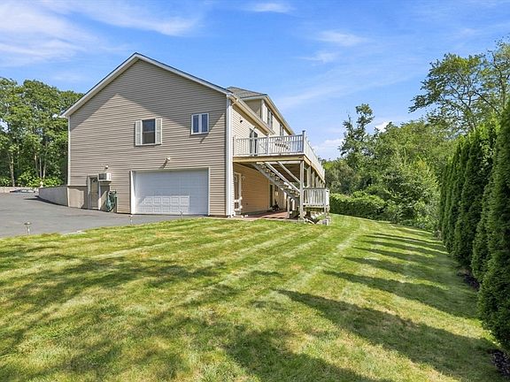 5th image of 9 Sullivan Cir