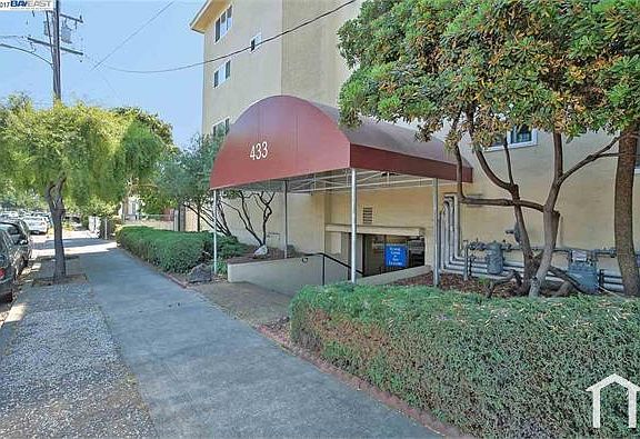 4th image of 433 Harlan St APT 303