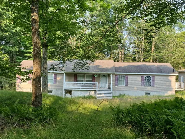 114 Running Deer Dr, Greentown, PA 18426