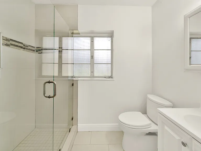 330 Madeira Ave #1 — Photo 6
