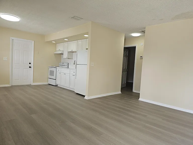 4641 Myla Ln — Photo 2
