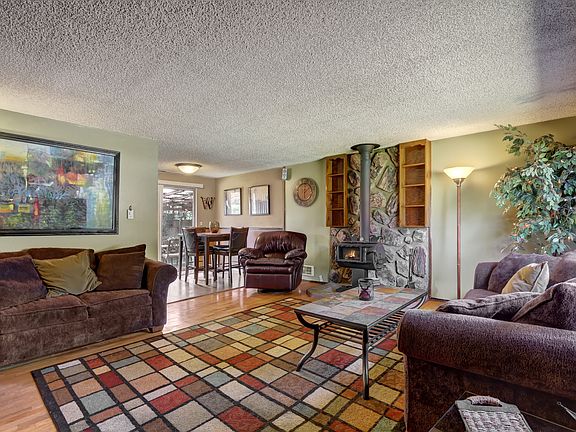 3rd image of 4730 134th Pl NE