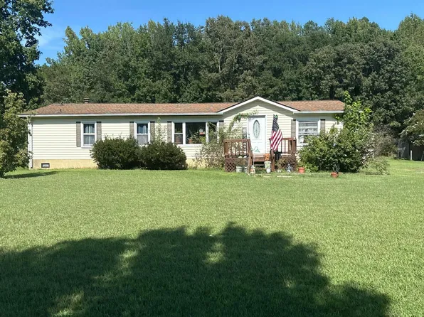 37345 General Mahone Blvd, Ivor, VA 23866