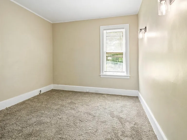 485 Philip Ave — Photo 11