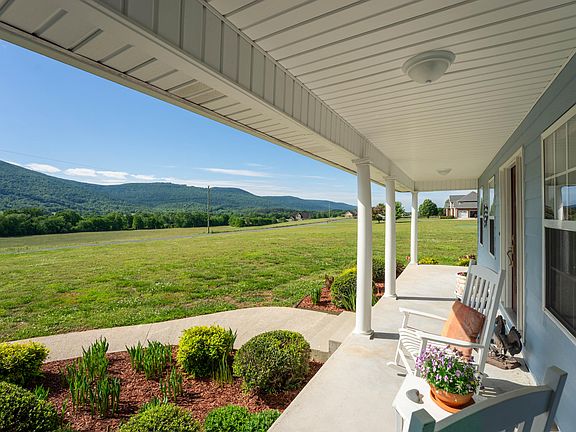 4th image of 17 Rivers Edge Rd