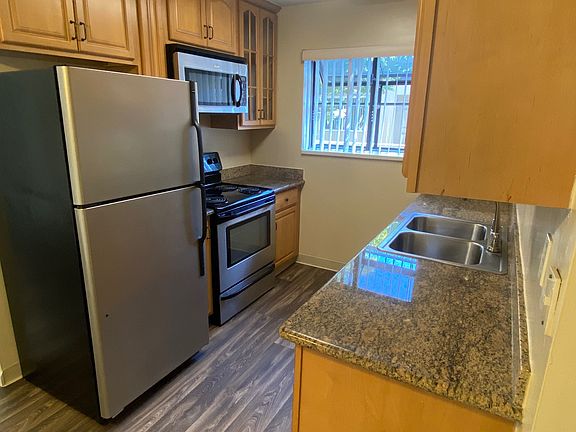 3rd image of 445 Encinal Ave #D