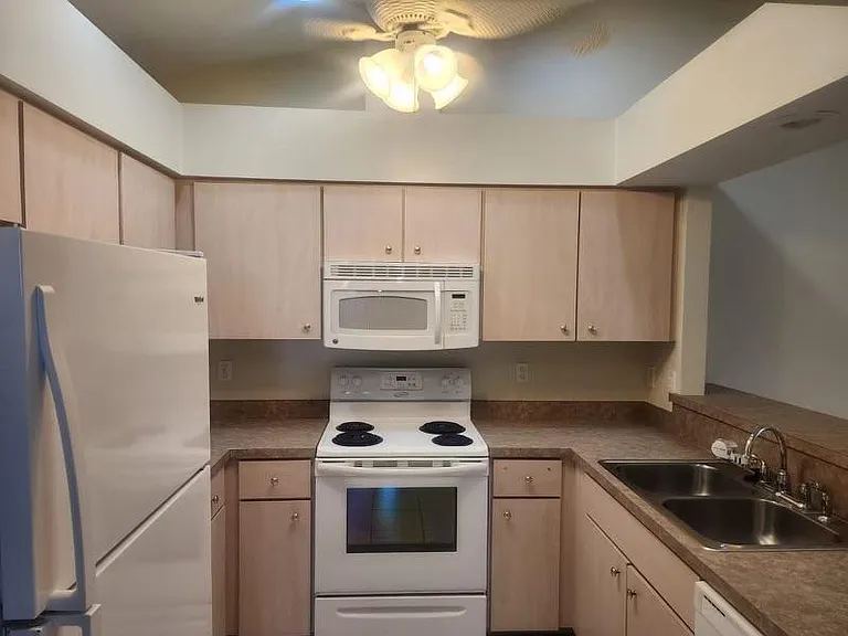 5417 Columbus Blvd — Photo 11