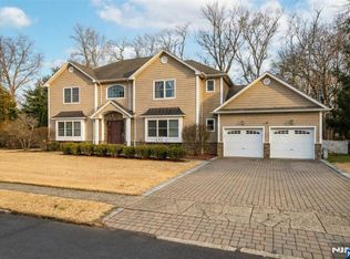 54 Charles Pl, Old Tappan, NJ 07675