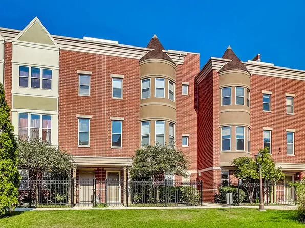 715 W Blackhawk St, Chicago, IL 60610
