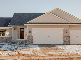 11417 Killarney Dr, Chisago City, MN 55013