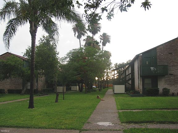 grounds 010