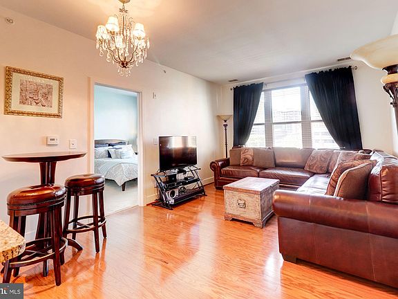 3rd image of 1800 Wilson Blvd #426