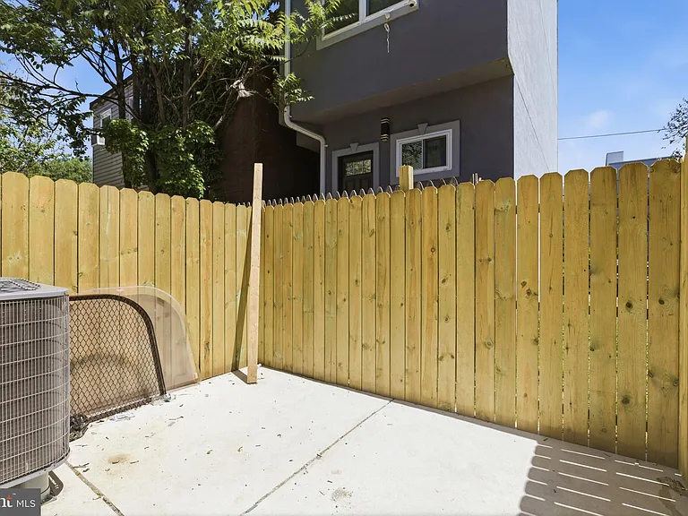 2123 N 9th St #1 — Photo 10
