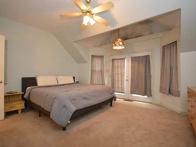 717 Copeland St — Photo 15