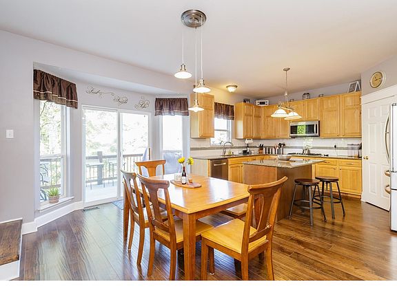 Open breakfast room and kitchen