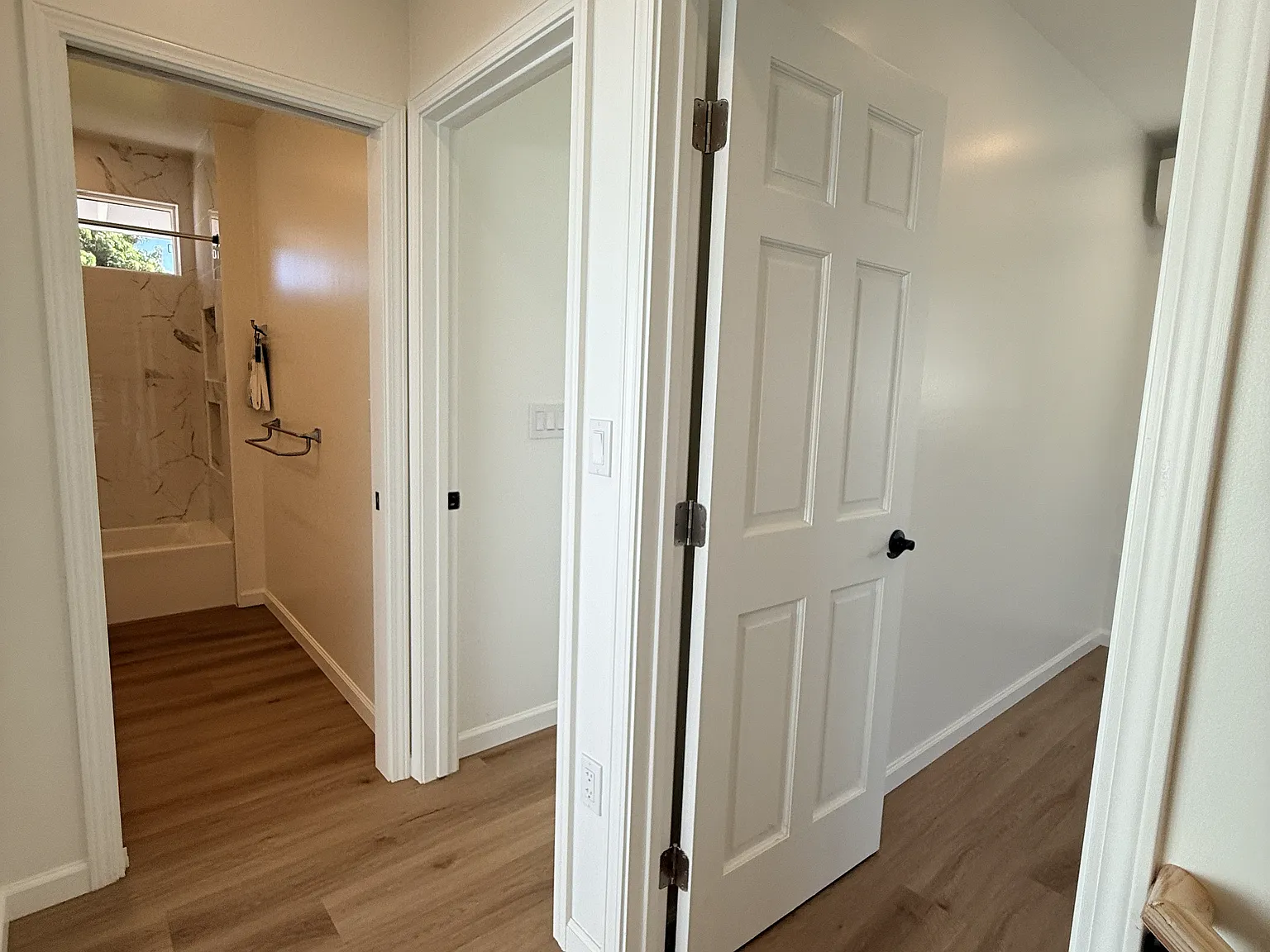 2 bed, 800 sqft, $3,000 — Photo 3