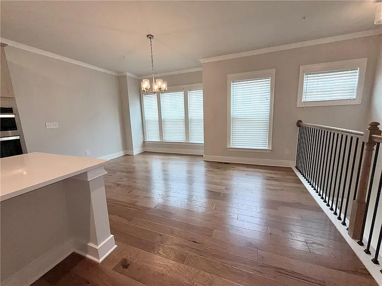 1037 Burnside Pl NW — Photo 7