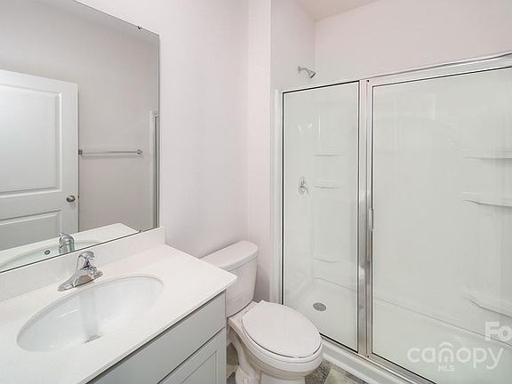 5th image of 33 Farmwood Trl