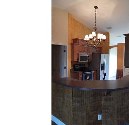 2nd image of 2625 47th Ave NE