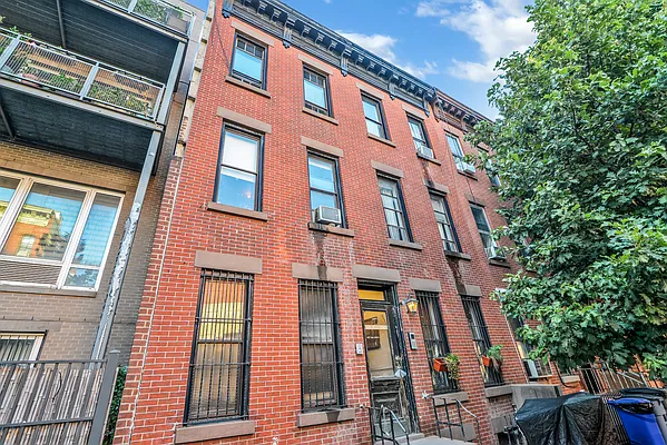Rented by Brownstone Property Group | media 7