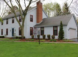 10407 N Riverview Ct, Mequon, WI 53092