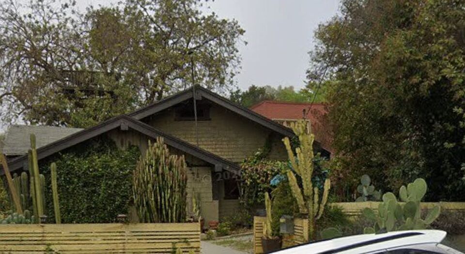 2nd image of 1643 Micheltorena St