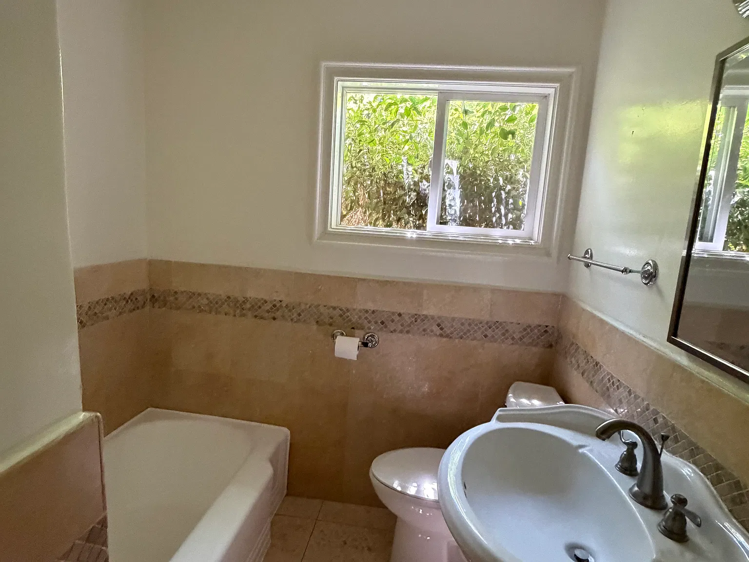 2 bed, 1200 sqft, $2,700 — Photo 4