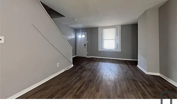3 bed, $1,500 — Photo 2