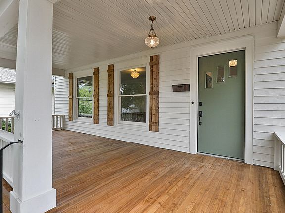 2nd image of 1531 E Monroe Street