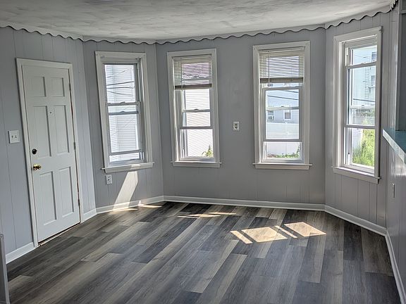5th image of 224 Doyle St APT 2