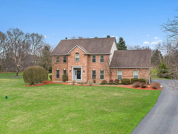 2nd image of 5583 Creekview Dr