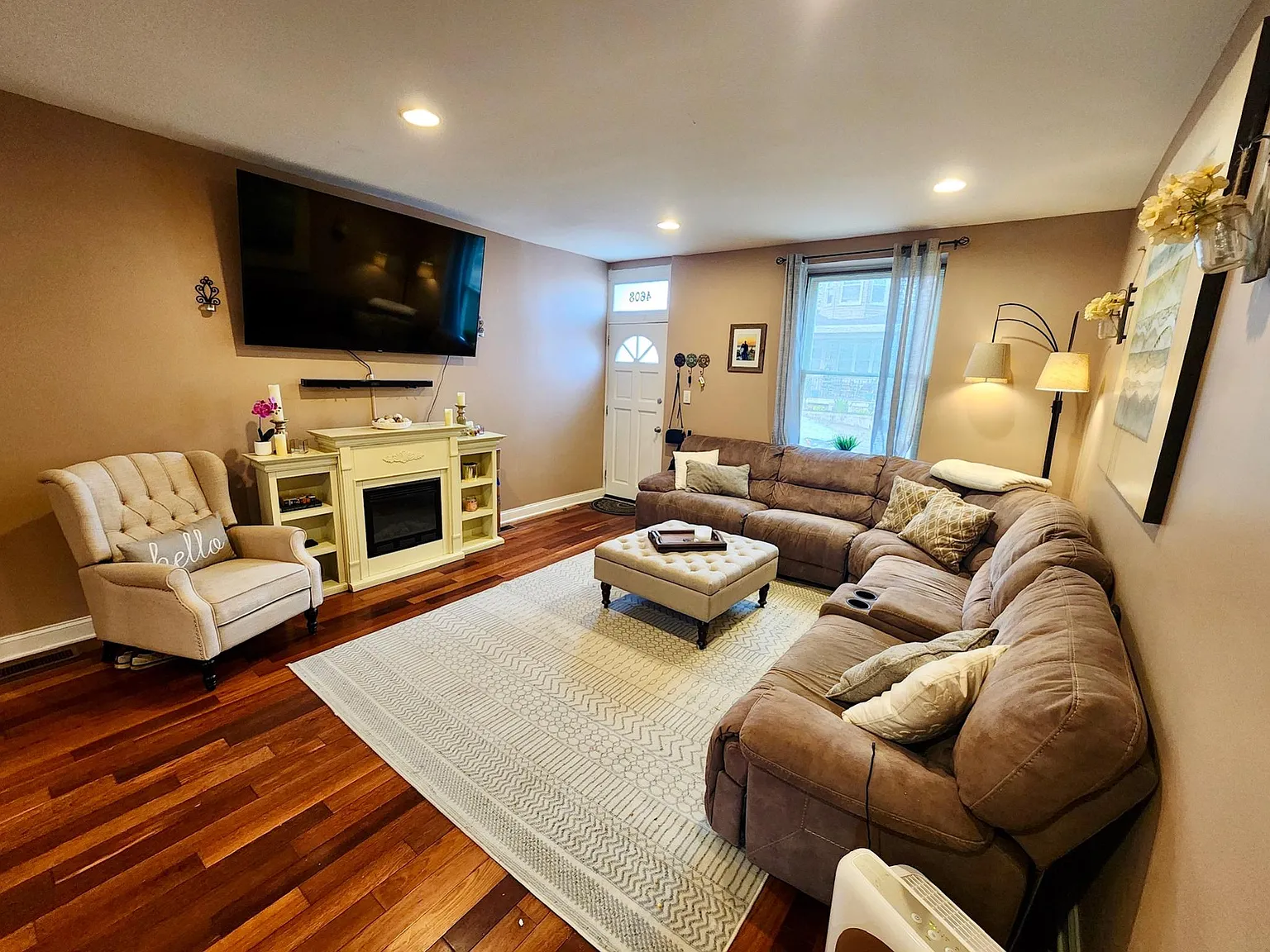 3 bed, 1850 sqft, $2,900 — Photo 2