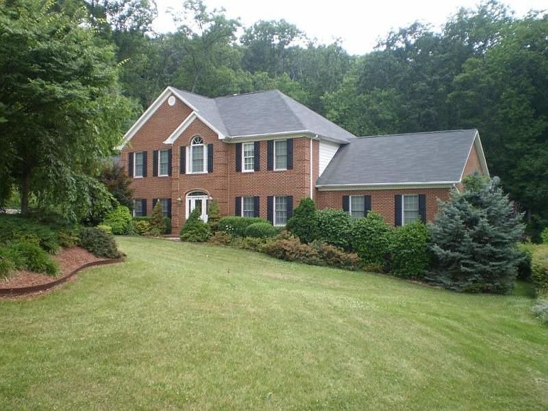 2nd image of 254 Buckingham Ct