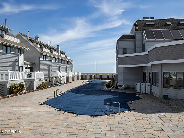 900 Ocean Ave #24 — Photo 2