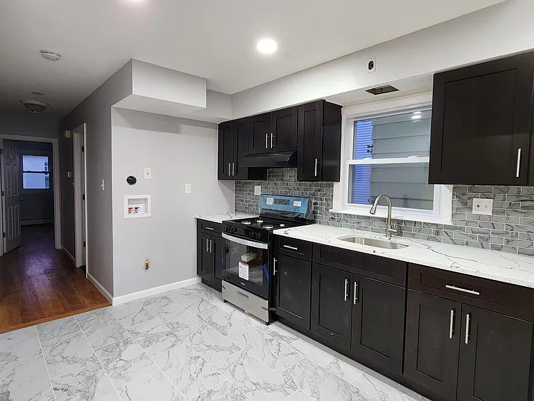 147 McAdoo Ave #1 — Photo 28