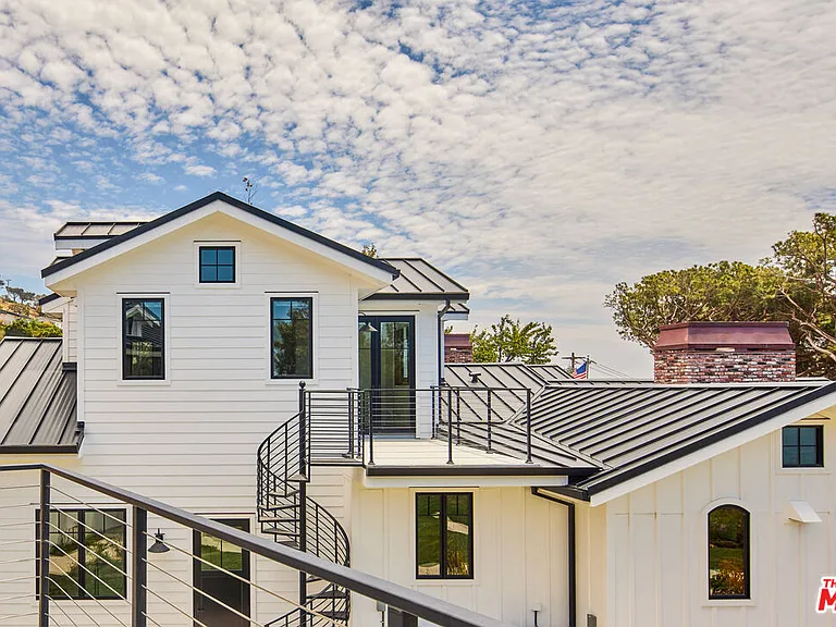 5561 Horizon Dr — Photo 24