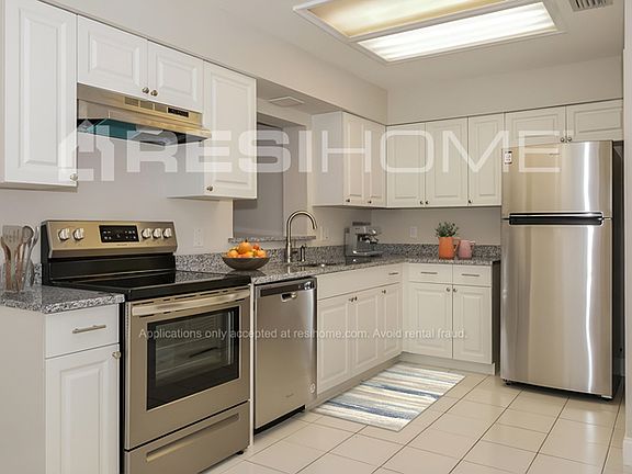 2nd image of 1388 E Normandy Blvd