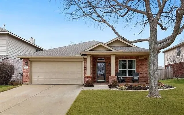 3 bed, 2088 sqft, $2,300 — Photo 4