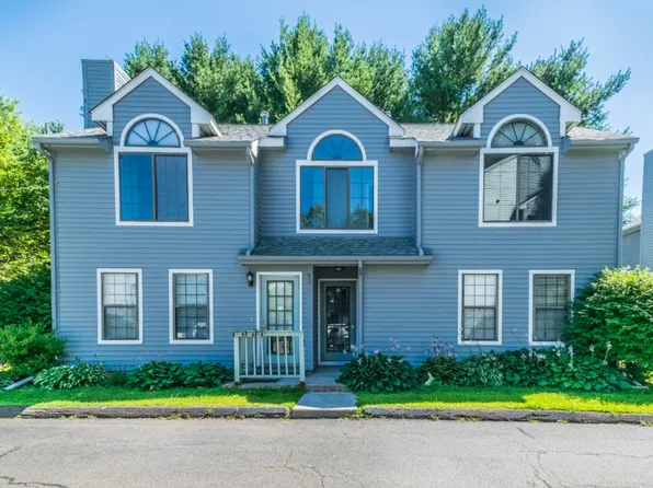 1 Village View Ter, Meriden, CT 06451