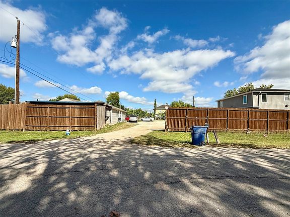 4th image of 15322 Paul Rd